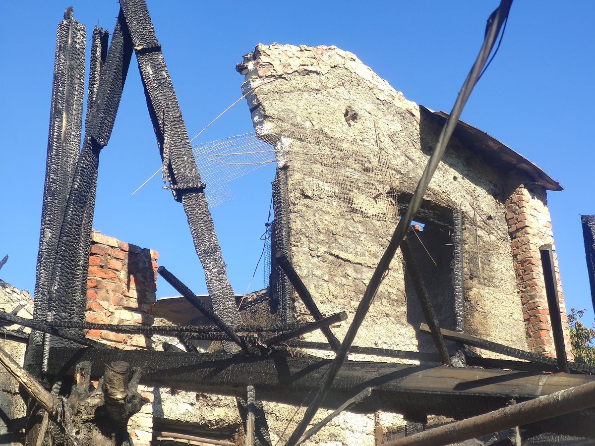 Встиг винести тільки нагороди сина: у Харкові російська ракета знищила будинок батька героя Небесної Сотні